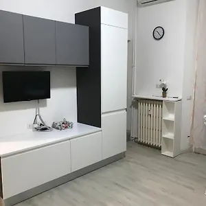 Appartamento In Zona Bocconi, Milano